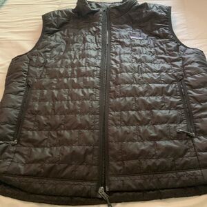 Patagonia Nano puff black vest. Men’s L